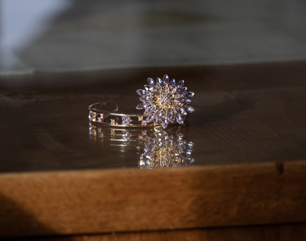 Crystal cuff in the shape of a heart