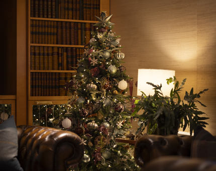 The Skerryvore Suite in Fingal Hotel, decorated with a Christmas tree. 
